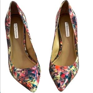 BCBGeneration Abstract colored heels